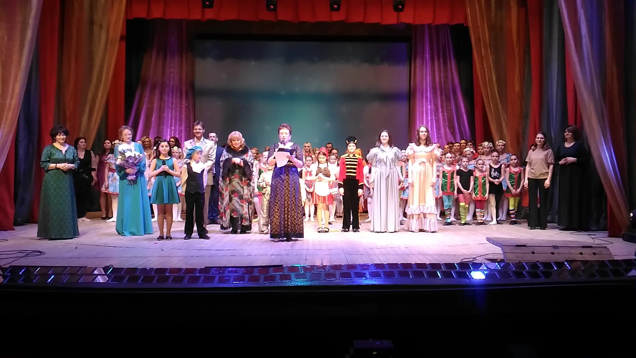 лыткарино весна цветочный. дк мир лыткарино. растения города лыткарино. дк мир лыткарино. набережная 1 лыткарино.