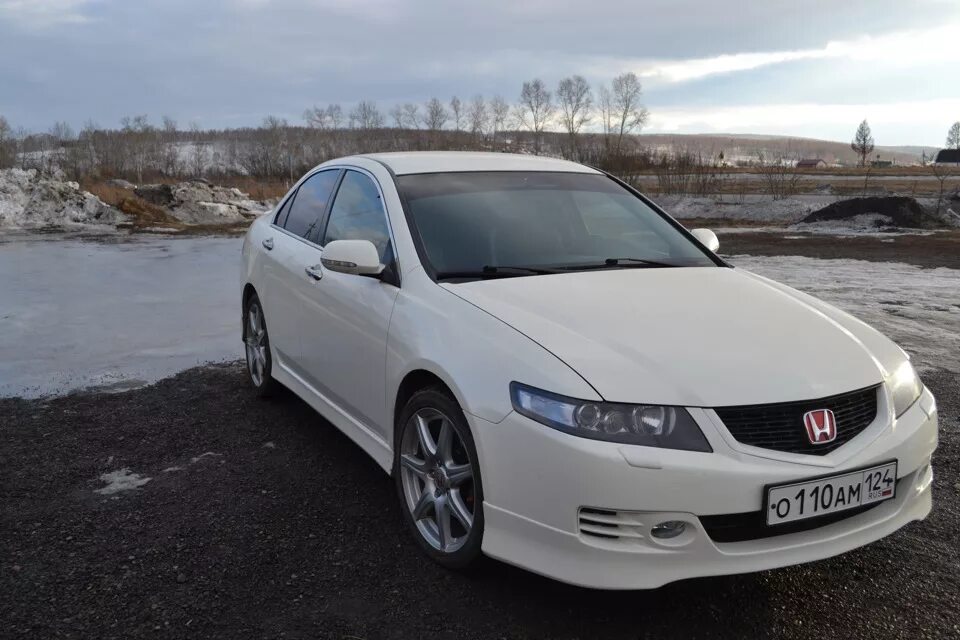 Продажа хонда в красноярске. Honda Accord 7 White. Хонда Аккорд белая 2006. Honda Accord cl7 белый. Хонда Аккорд 2007 белый.