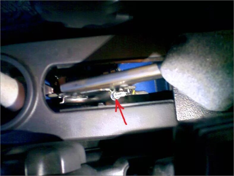 Как подтянуть ручник на лачетти. Chevrolet lacetti 2007г датчик ручника. подтяжка ручника авео. подтяжка ручника дэу матиз. подтяжка ручника шевроле эпика.