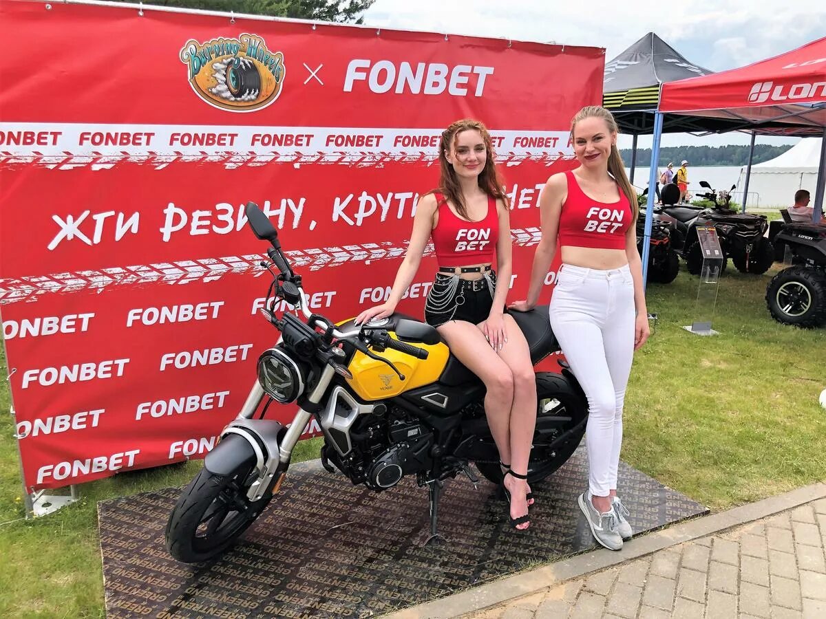 Текст песни пошла жара. Зной жара композиций. Пошла жара мем. Гаязов бразер пошла жара. Гаязов бразер пошла жара.