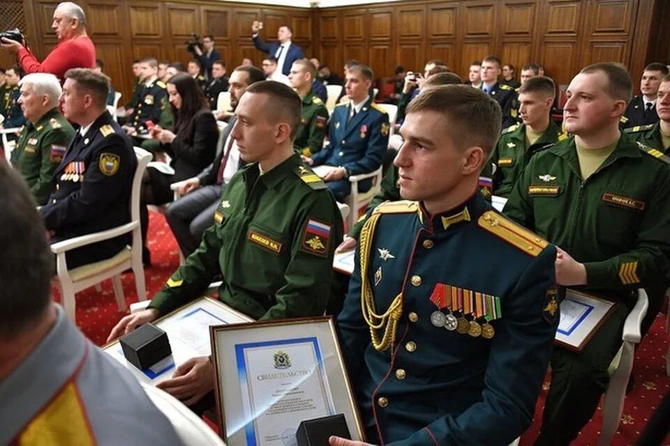 Накануне дня защитника. Награждение военнослужащих. Чествование военнослужащих. Собрание военнослужащих. Награждение офицеров.