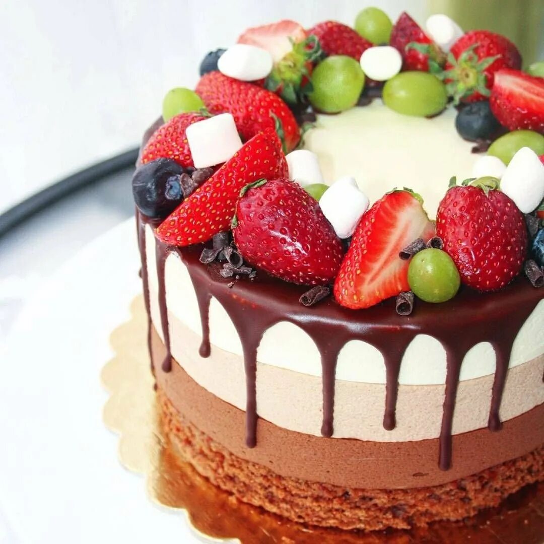 Украшение торта. Торт с фруктами. Торт с ягодами. Украсить торт рецепт торта