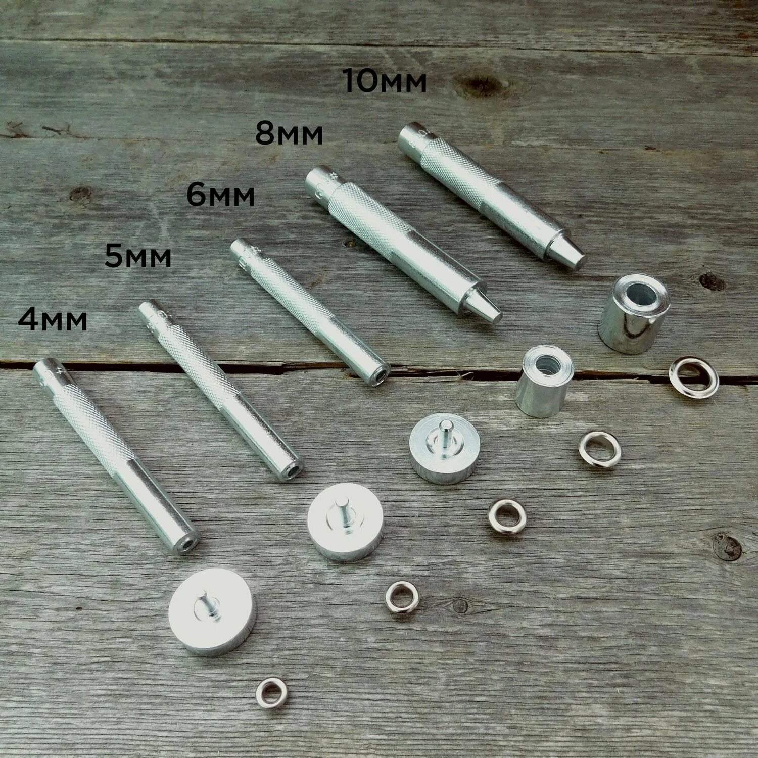 Пробить люверсы. Ручной установщик люверсов 5 мм. Развальцовка люверсов 40мм чертёж. Люверсы с инструментом для установки Standers 10 мм. Ручной инструмент для установки люверсов 12мм.