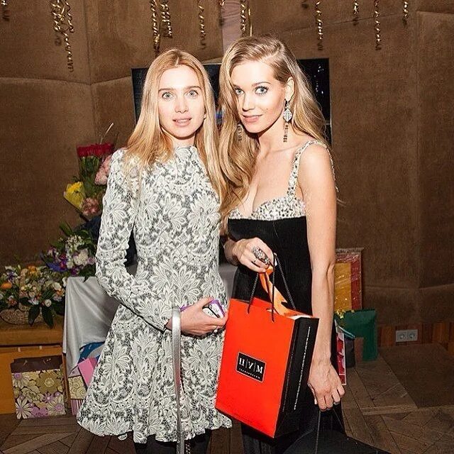 Кристина надпись. Клички на имя кристина смешные. Максим и кристина мемы. Кристина фото девушек. Подруга кристины.