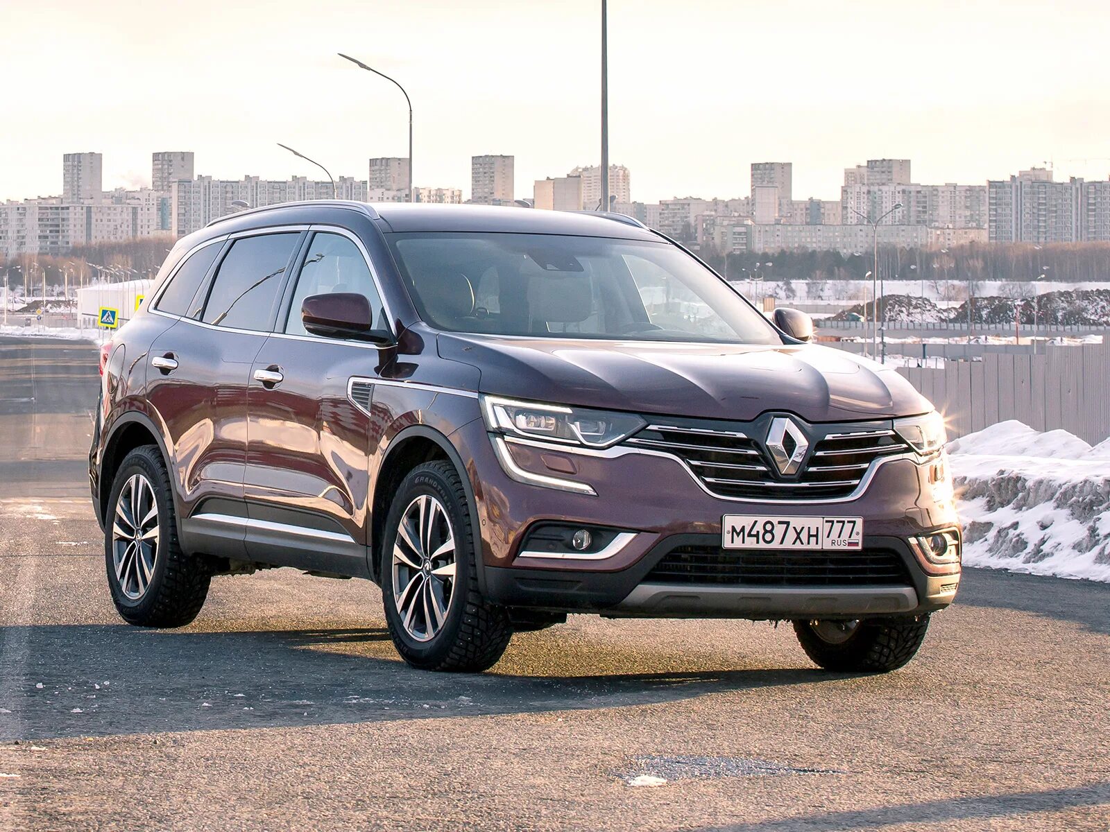 Рено колеос поколения. Renault KOLEOS 2017. Рено Колеос 2017. Рено Колеос 2 поколение. Новый Рено Колеос 2017.