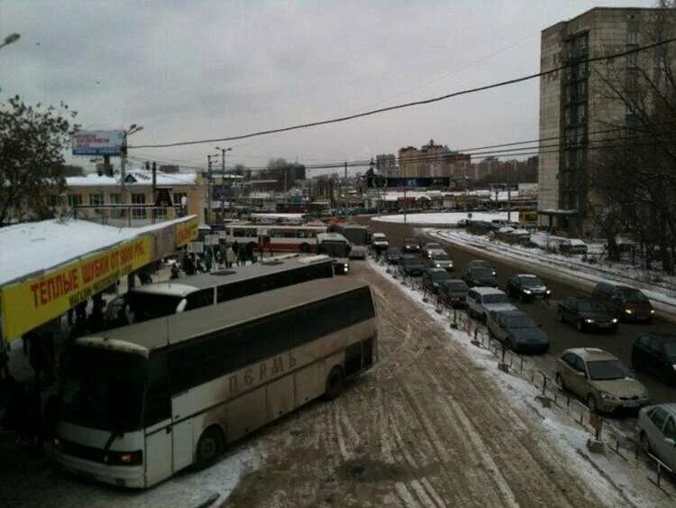 Сайт автовокзала пермь купить. Автовокзал Пермь. Пермь автовокзал улица революции 68. Автовокзал Пермь платформы. Автовокзал Пермь улица революции дом 68.