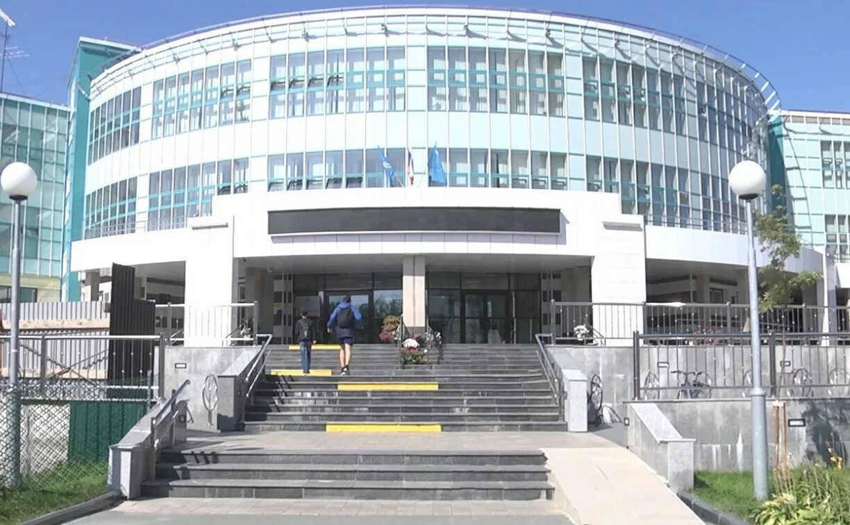 Школа 3 сергея ромашина южно-сахалинск. Гимназия 3 города южно-сахалинска. Гимназия №3 южно-сахалинск. Кванториум южно-сахалинск гимназия 3. Южно сахалинск 3.