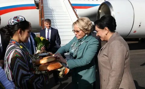 37 делегаций