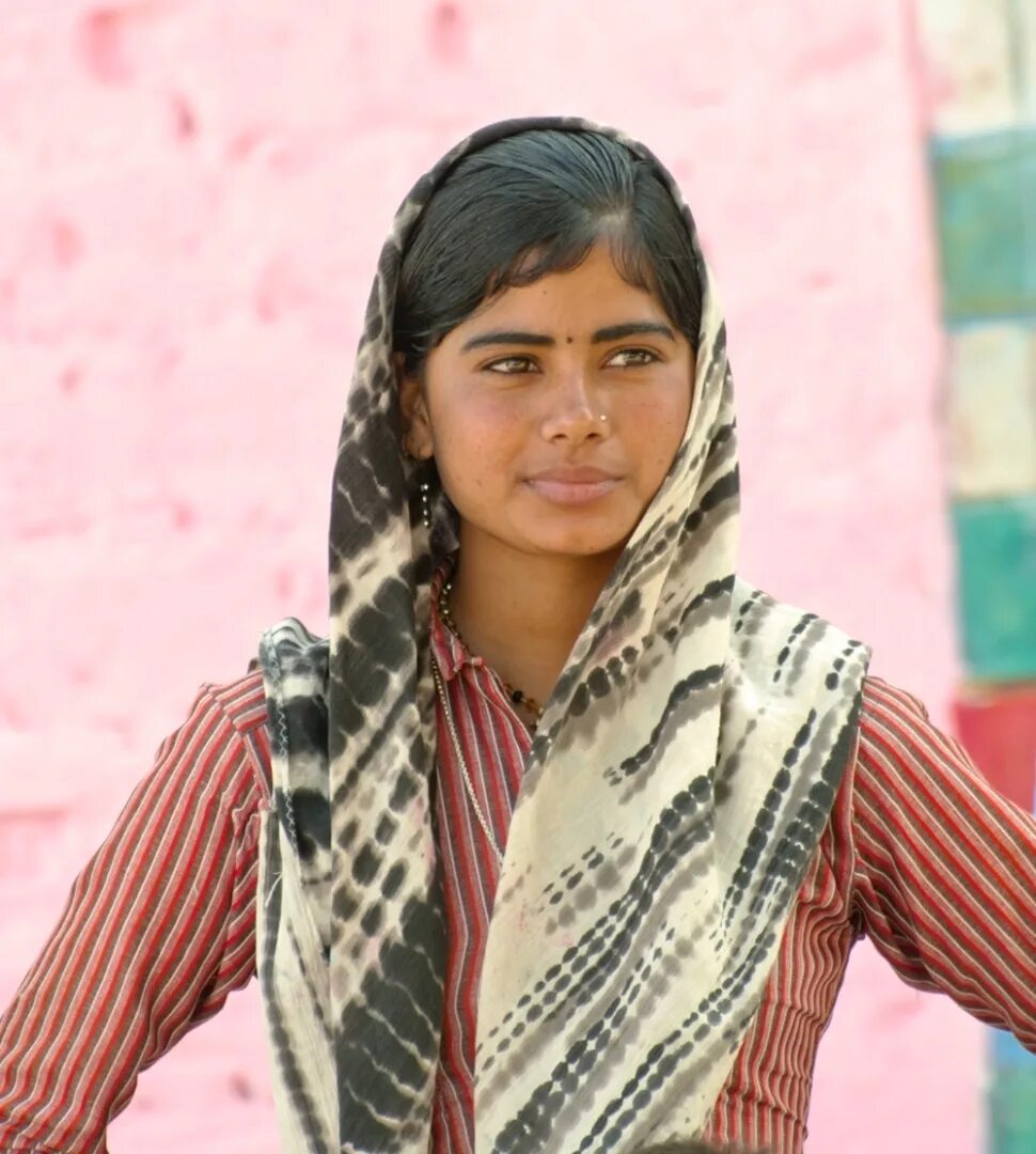 Цыгане и индусы. Цыганка индия. Индусы с красивыми глазами. Цыгане и индусы. Цыгане и индусы.