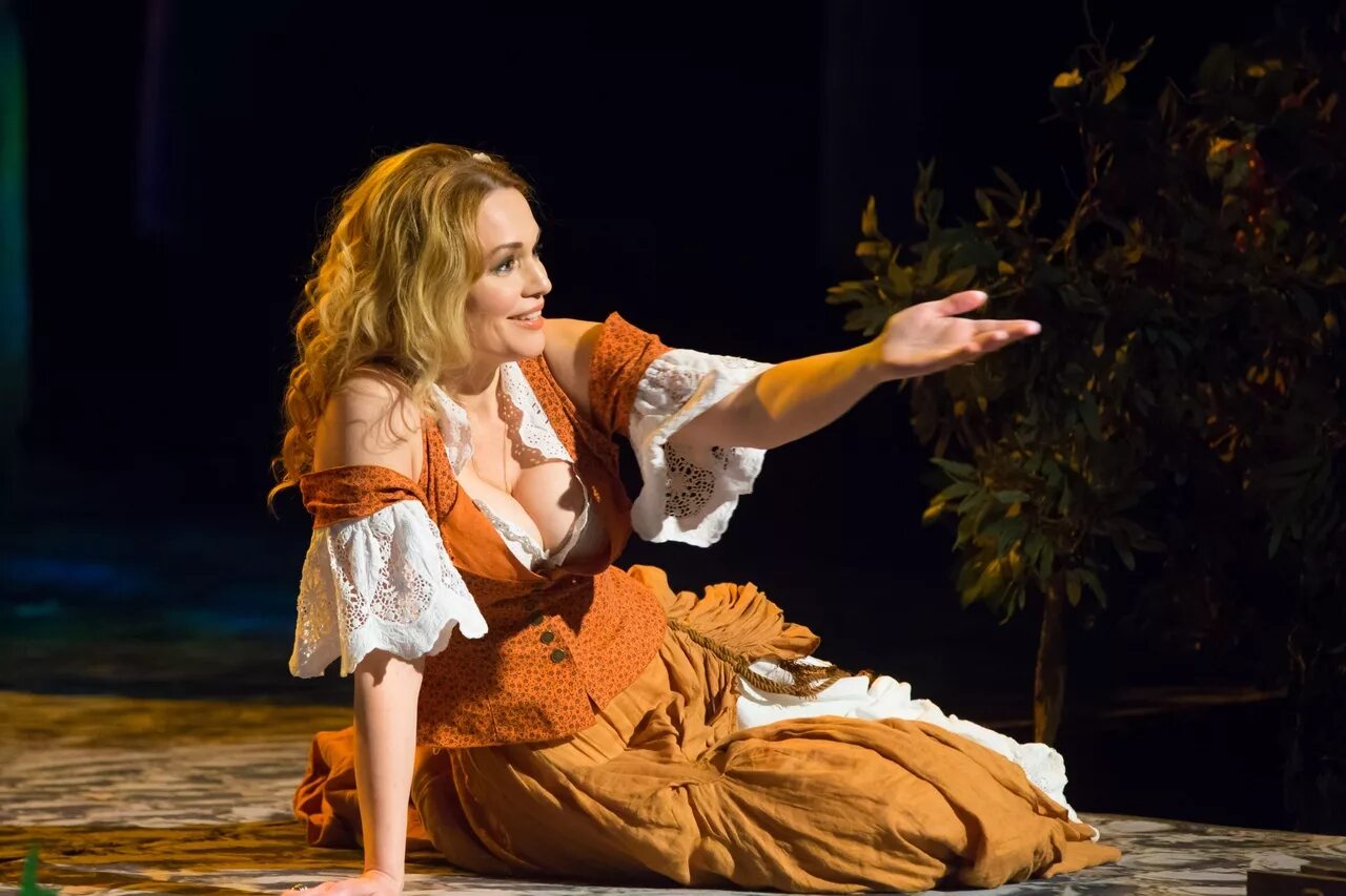 театр луны репертуар. шантеклер театр луны. театр луны репертуар. актриса театра луны. спектакль королева театр луны актеры.