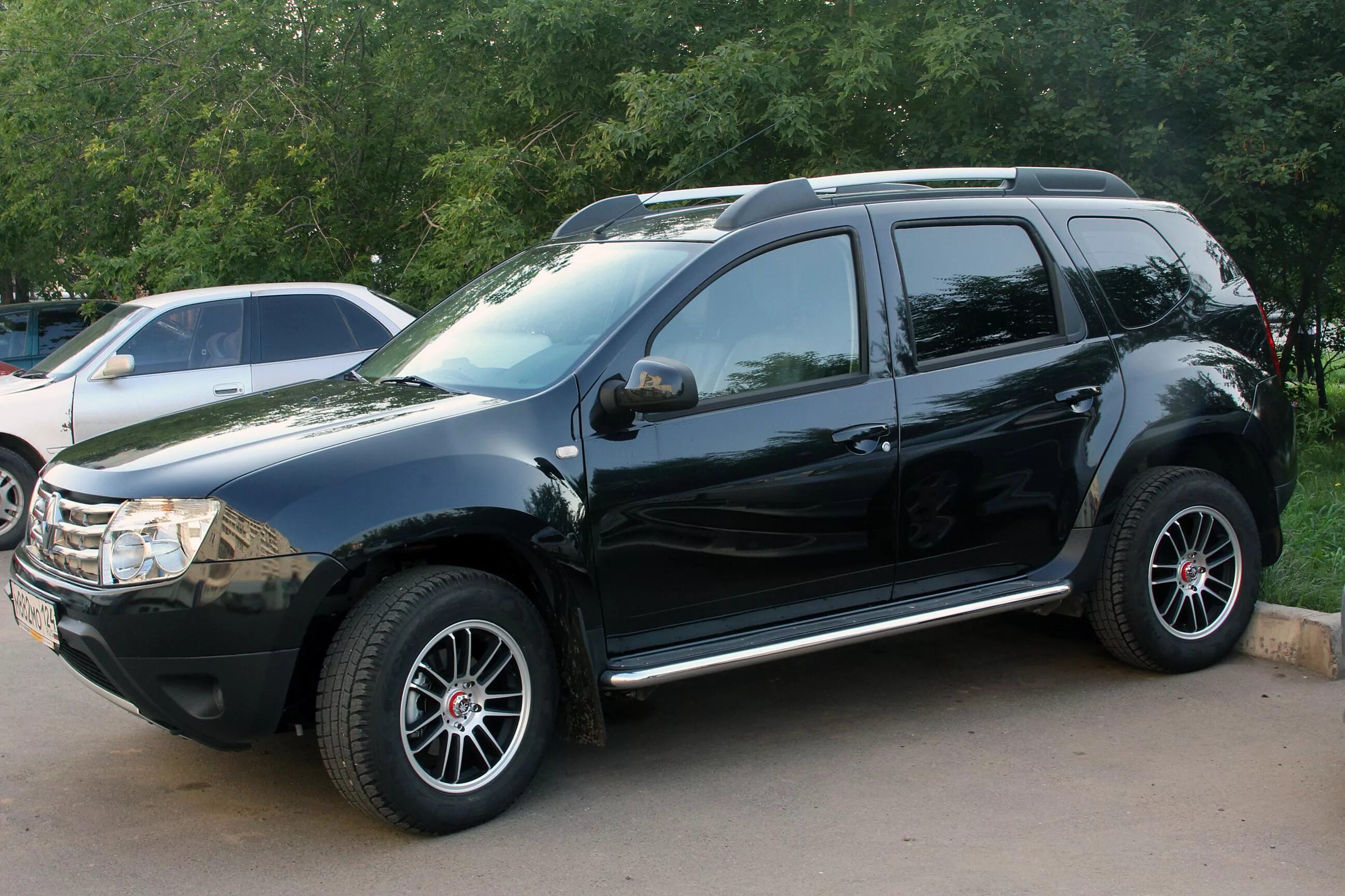 Литые диски рено дастер 16. Renault duster диски. Какие диски на дастер. 6. Литьё на renault duster.