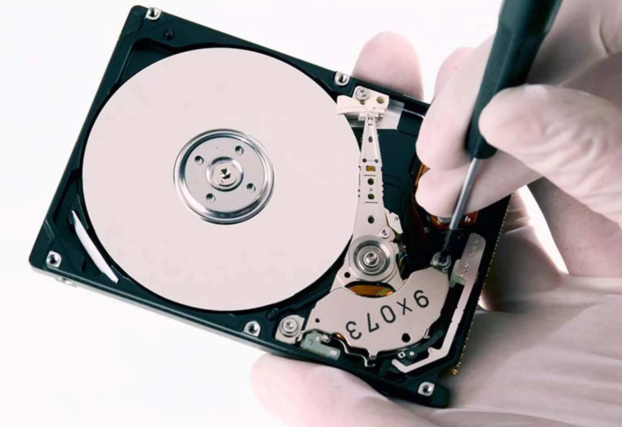 Гудит жесткий диск. Жесткий диск. Жесткий диск красивый. Диск жесткого диска. HDD odd.