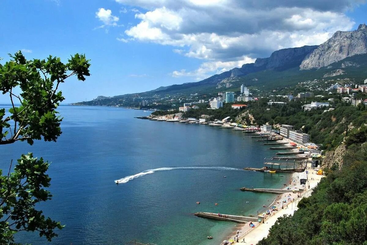 ялта курорт 2022. курорты крыма ялта. путевка в ялту. набережная. южный берег крыма ялта.