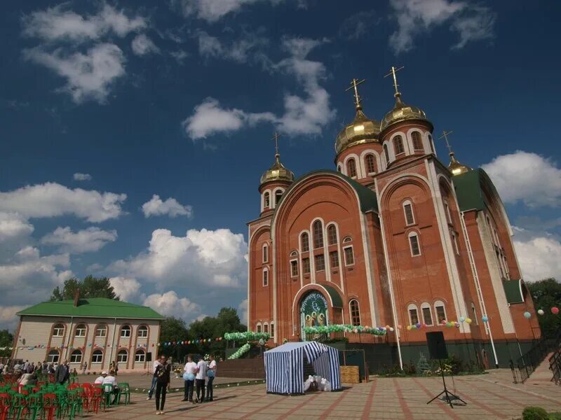 Телефоны г изобильного. Город Изобильный Ставропольский край. Храм город Изобильный.