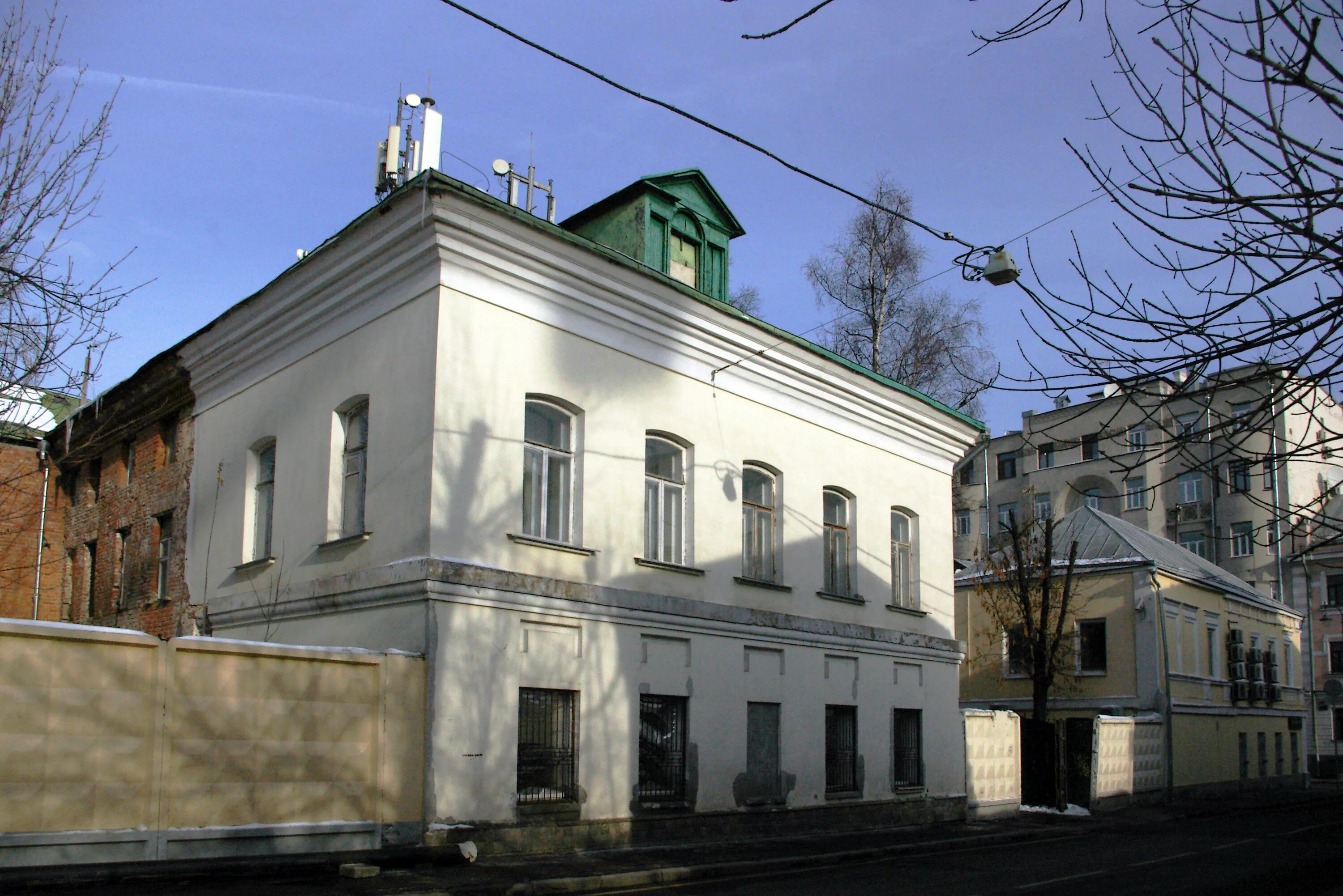 Городская усадьба маршака. Городская усадьба Попова - Елагина. Городская усадьба XVIII-XIX ВВ.Пятницкая ул., 30, стр. 2. Городская усадьба ф. н. Глинки. Большая Ордынка 41 усадьба Киреевского.