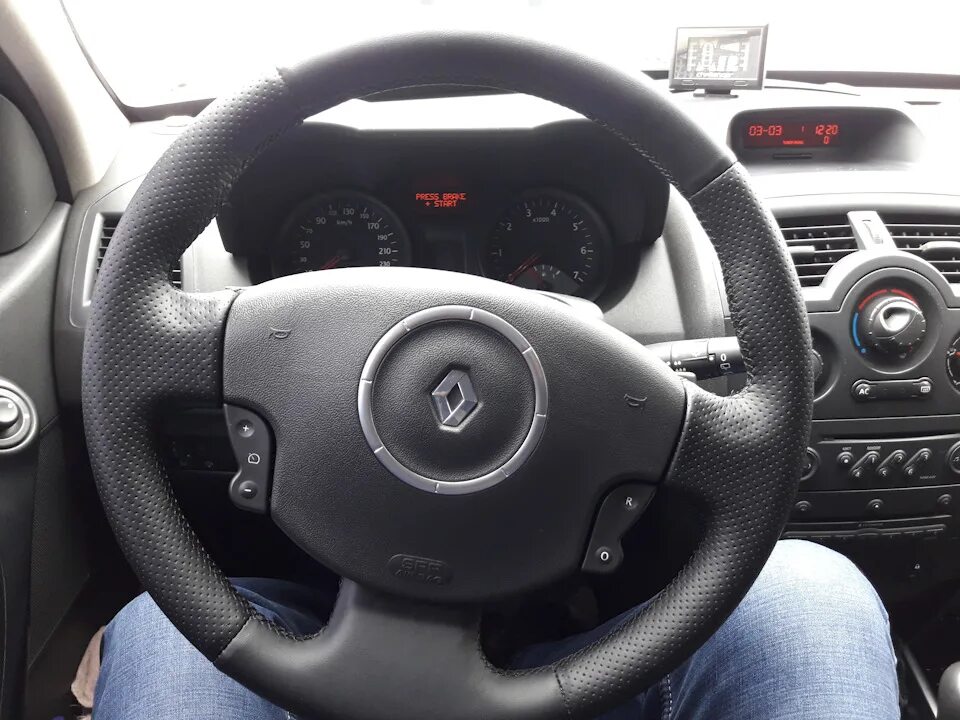 Груша меган 2. Megane 2 оплетка. оплетка на руль на рено меган 2 2004. оплетка на руль рено меган 2. размер руля рено меган 2.