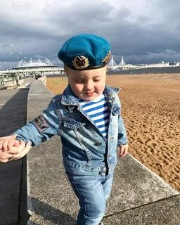Мальчик десантник