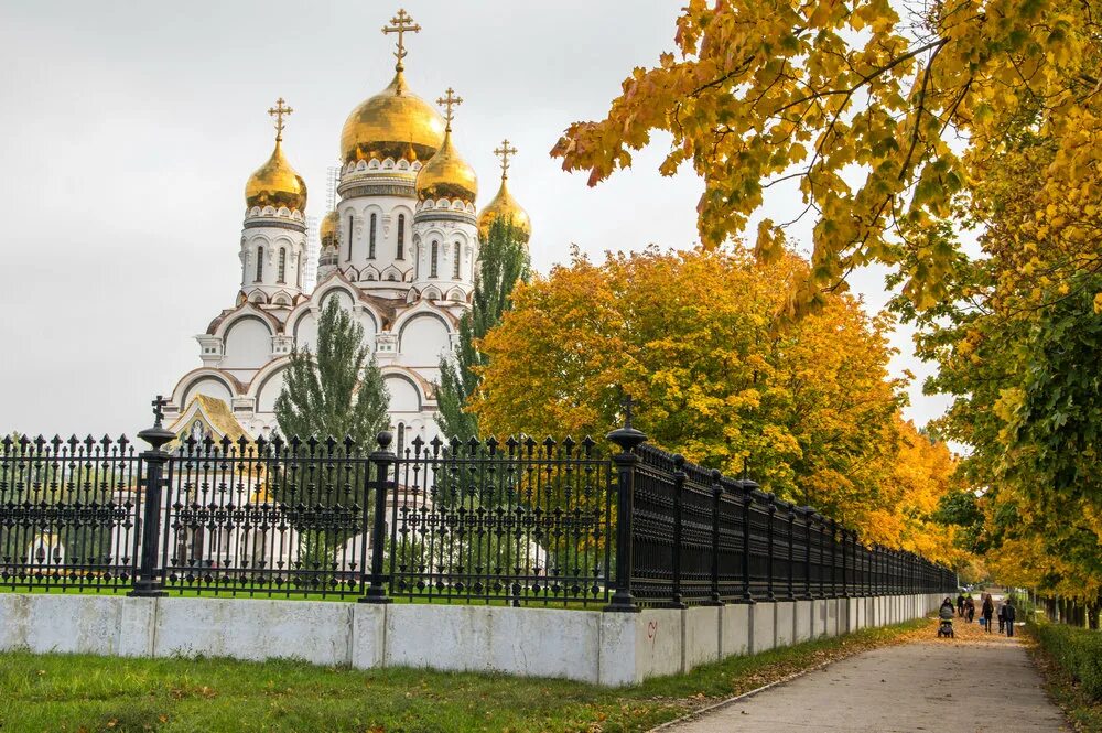 Св осень. Церковь Оренбург Золотая осень. Храм Золотая осень.в Ростове. Картинки.. Золотая осень в деревне. Фото осень Золотая храм.