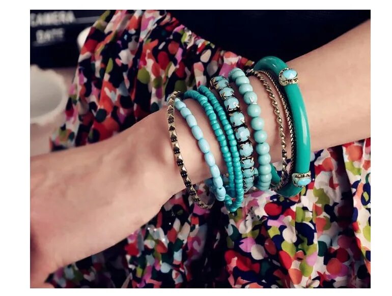 прикольные браслеты. необычные браслеты. стильная бижутерия на руках. браслет. модные аксессуары.