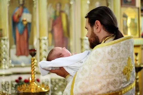 Что делают крестные перед крещением ребенка