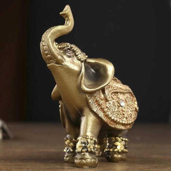 Золотые фигурки. Золотой слон статуэтка c1289. Шкатулка ad256в слон Золотая. Фигурки из золота. Золотая статуэтка.