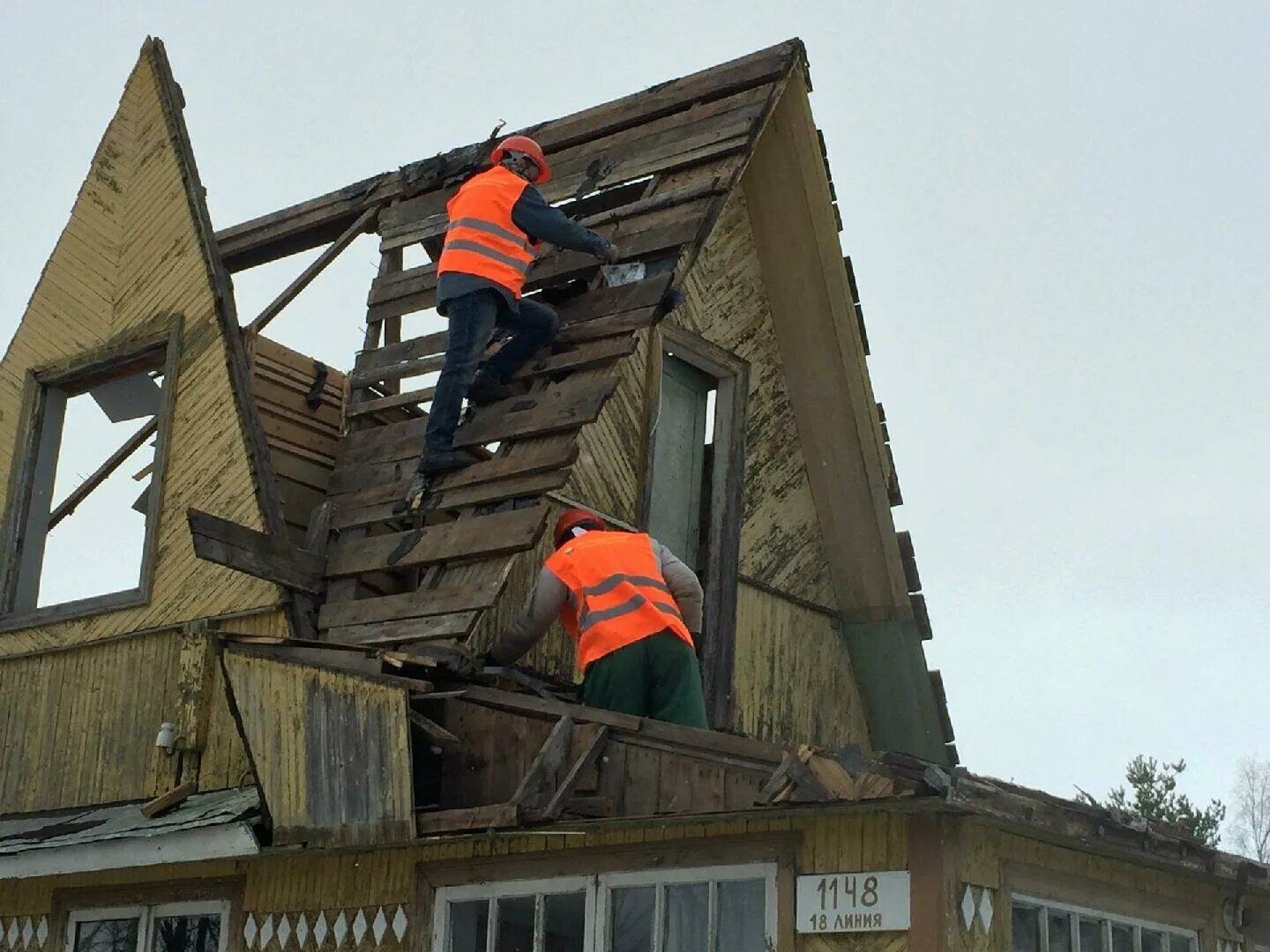 демонтаж бетонного фундамента. демонтаж квартиры. демонтаж дачных домов.