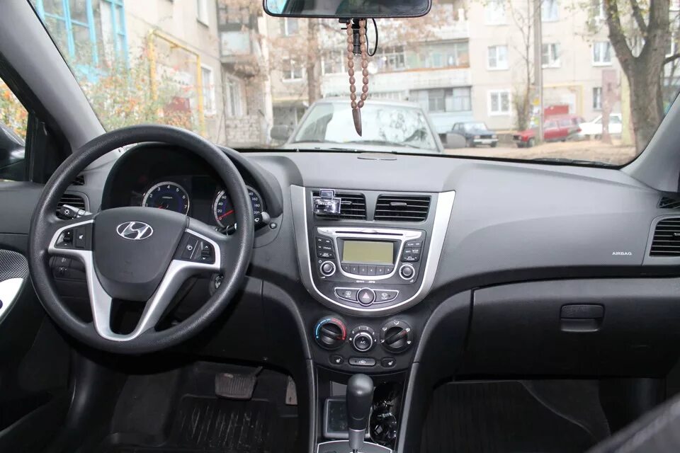 Солярис 2012 комплектация Оптима. Солярис Optima комплектация 2013. Hyundai Solaris 1.6 at, 2013,комплектация: Elegance. Солярис 1.4 механика салона.