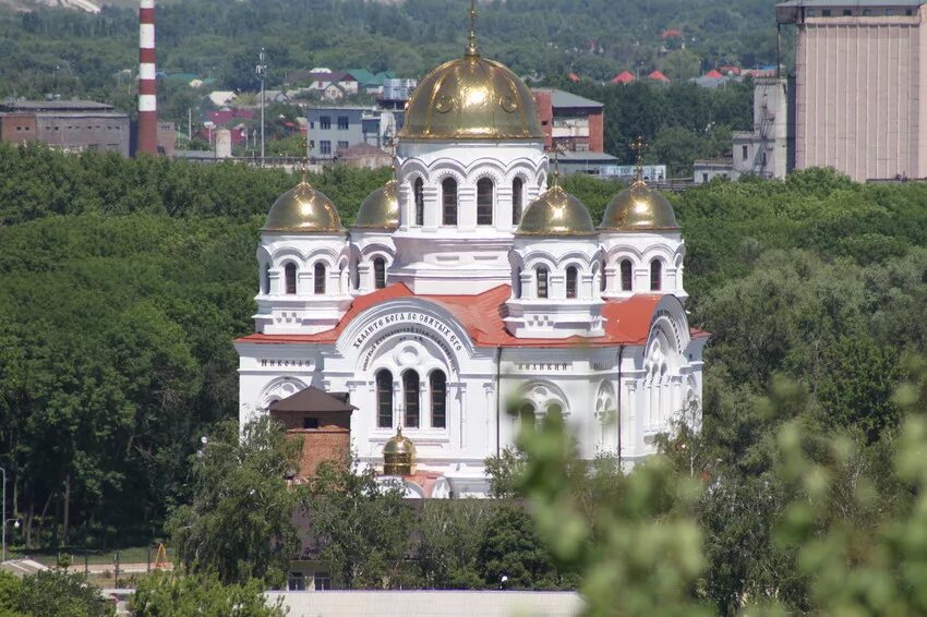 Валуйки Белгородская область. Валуйки Белгородский район. Валуйки храм.