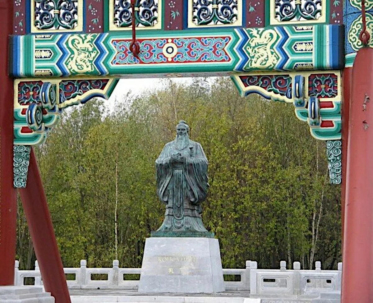Памятник китая в москве
