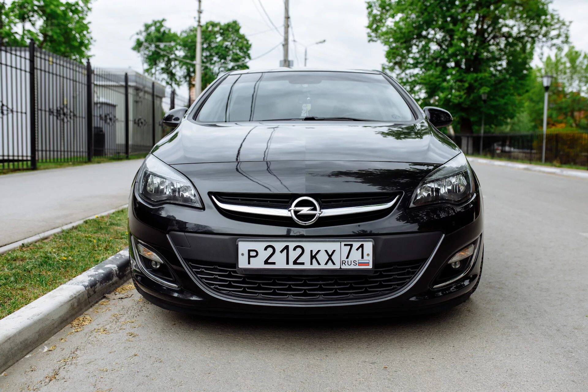 Opel astra черный. Opel Astra j Black.