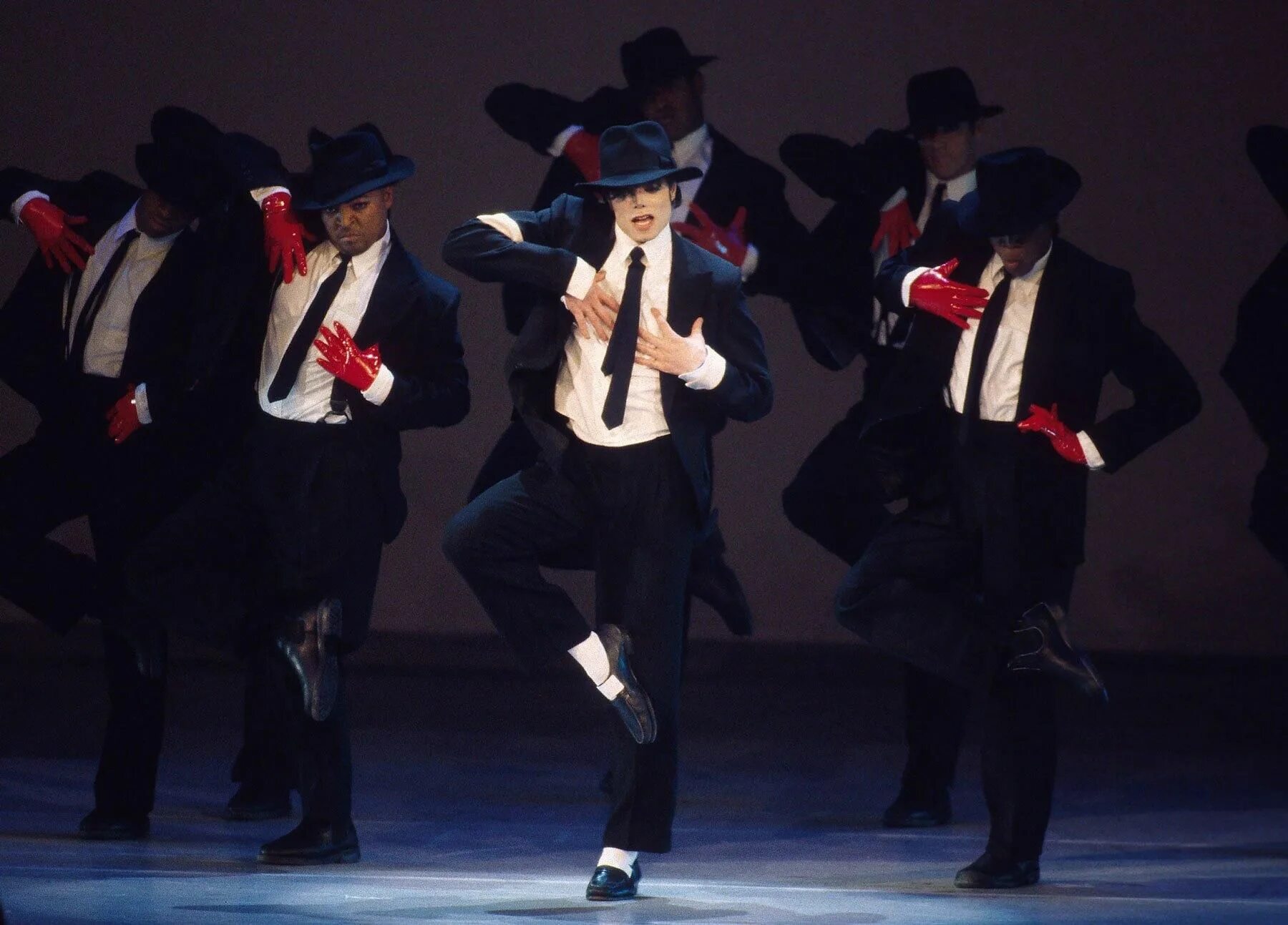 Танец шляпа видео. Michael Jackson Dance.