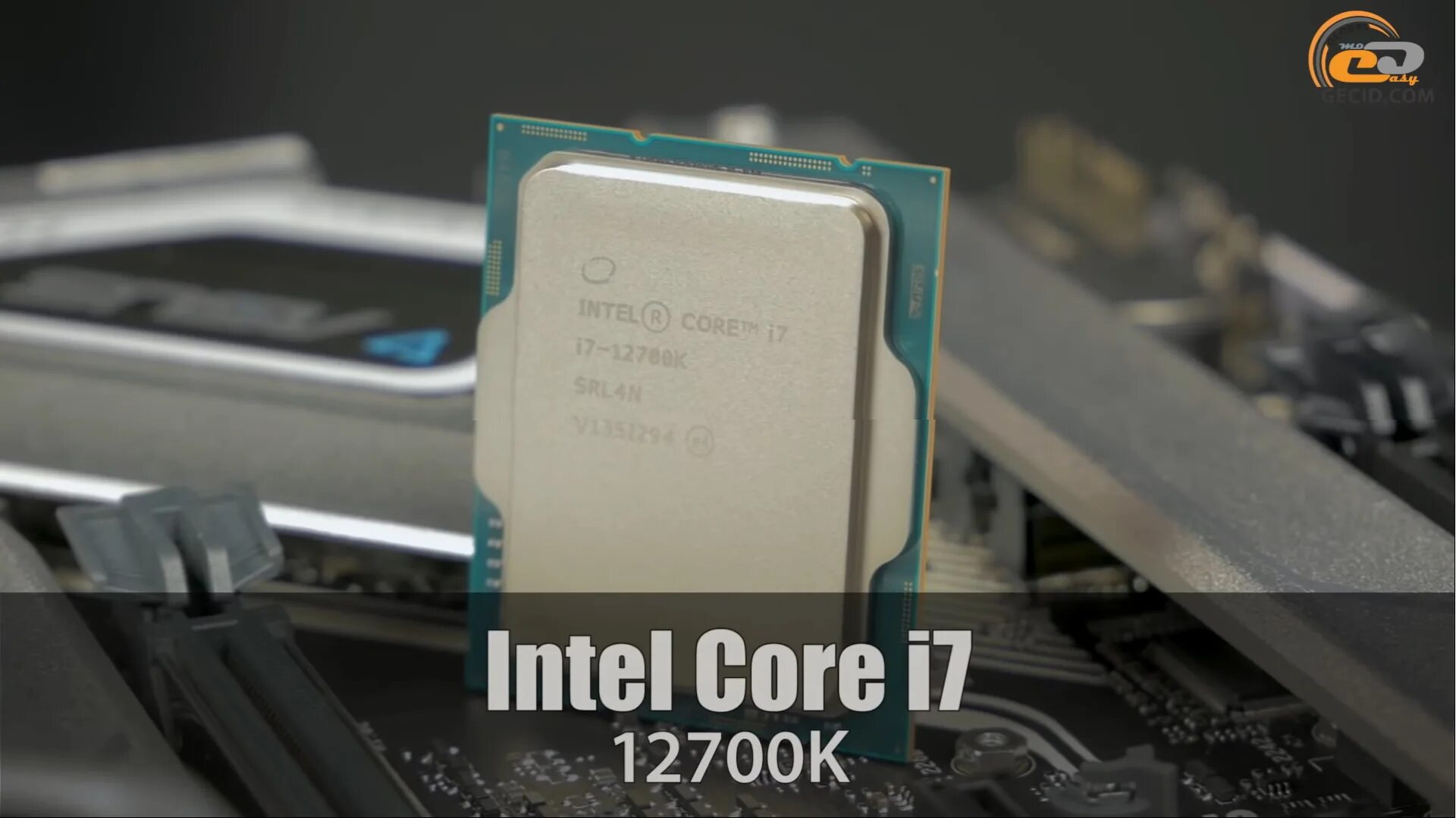 Процессор intel 12700. Intel Core i7 12700k. Core i7-12700 OEM. Процессор Intel Core i7 12700k. Intel i7 11700k скальпирование.