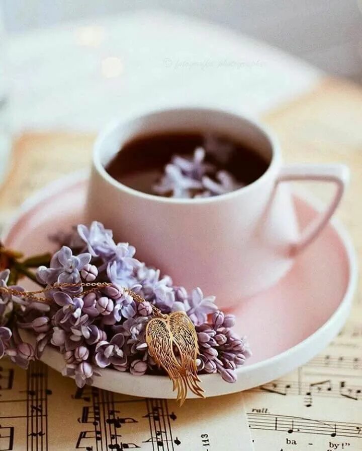 Кофе чай открытка. Доброе кофейное утро. Необычные картинки с добрым утром. Доброе утро хорошего дня кофе.