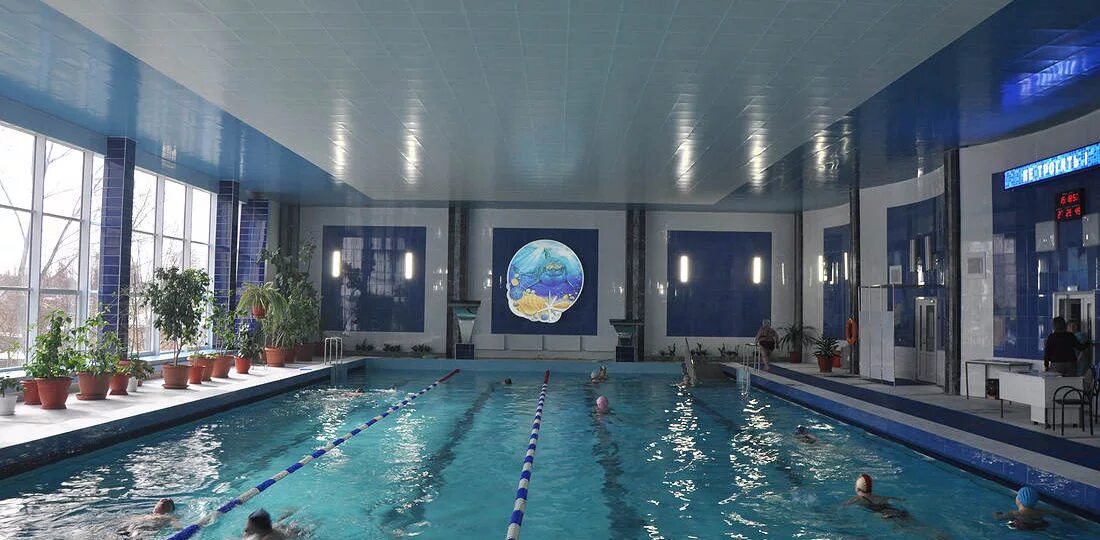 Бассейн заря новосибирск. Бассейн полярные зори. Бассейн зоря. Бассейн зоря. Аквапарк заря бийск.