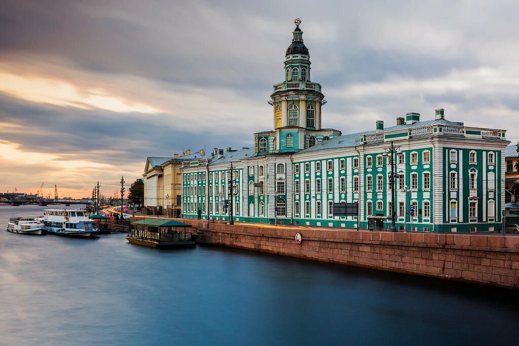 В каком городе был открыт первый музей. Музей кунсткамера в санкт-петербурге. музей в питере кунсткамера. музей антропологии и этнографии им. петра великого (кунсткамера). кунсткамера и академия наук.
