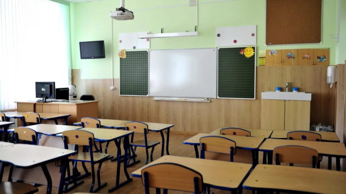 классная комната в школе. учебная зона в кабинете. учебная зона в начальной школе. современный класс в начальной школе. учебная зона в классе.