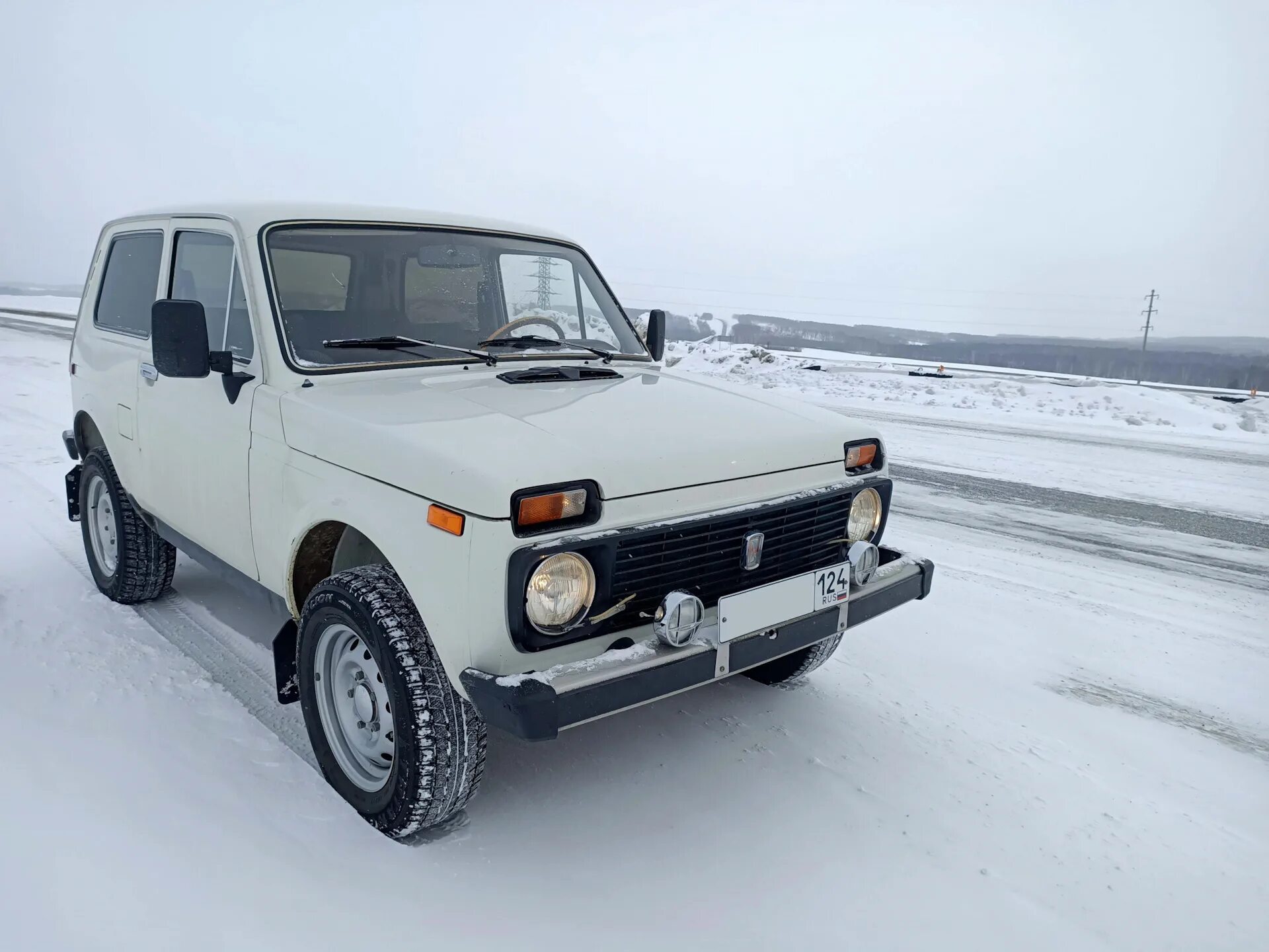 Купить ниву в новгородской области. Нива 1989. Нива 212. Нива 1989г белая.