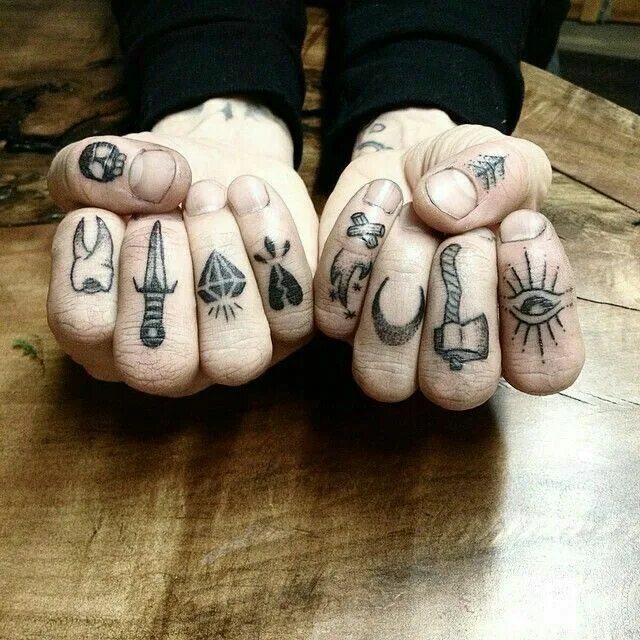 Татухи на пальцы. Тату на пальцах. Татуировки на фалангах пальцев. Тату для пальцев. Татухи на пальцы.