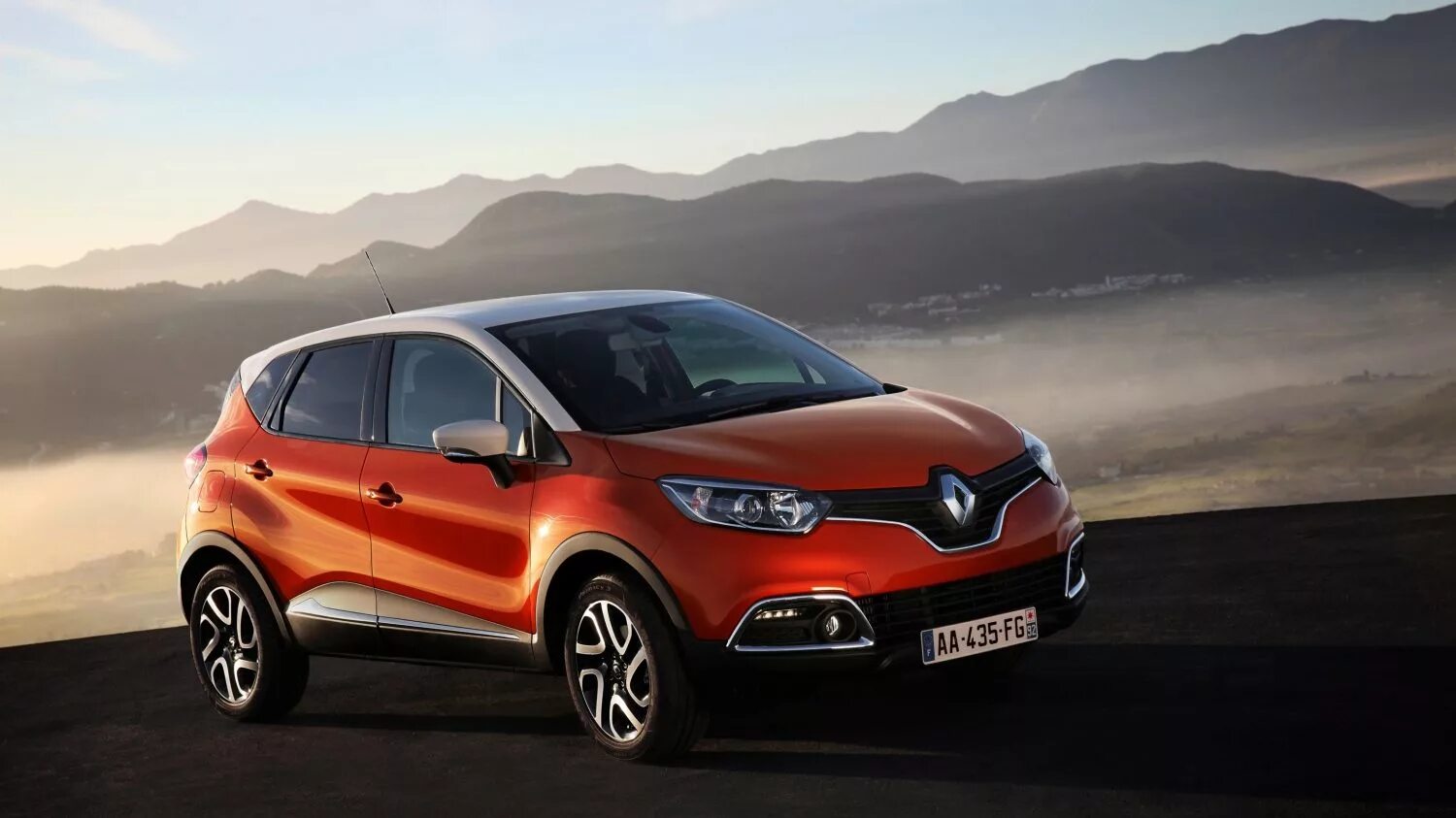 Renault c. Renault кроссовер Captur. Renault Captur 2014. Рено Каптур 2013. Рено Каптур 2015.