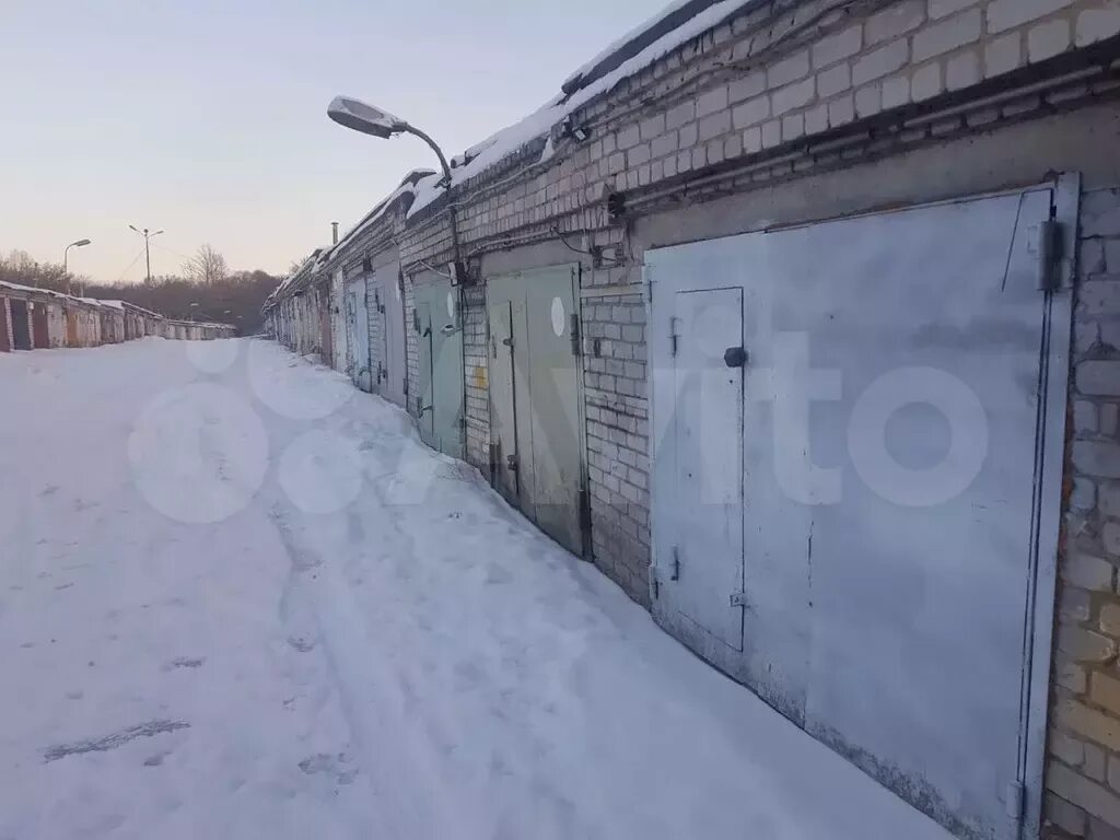 Май гараж 2023. Гараж фото. Кирпичный гараж. Гараж на лодочной станции. Гараж 28 Rus.