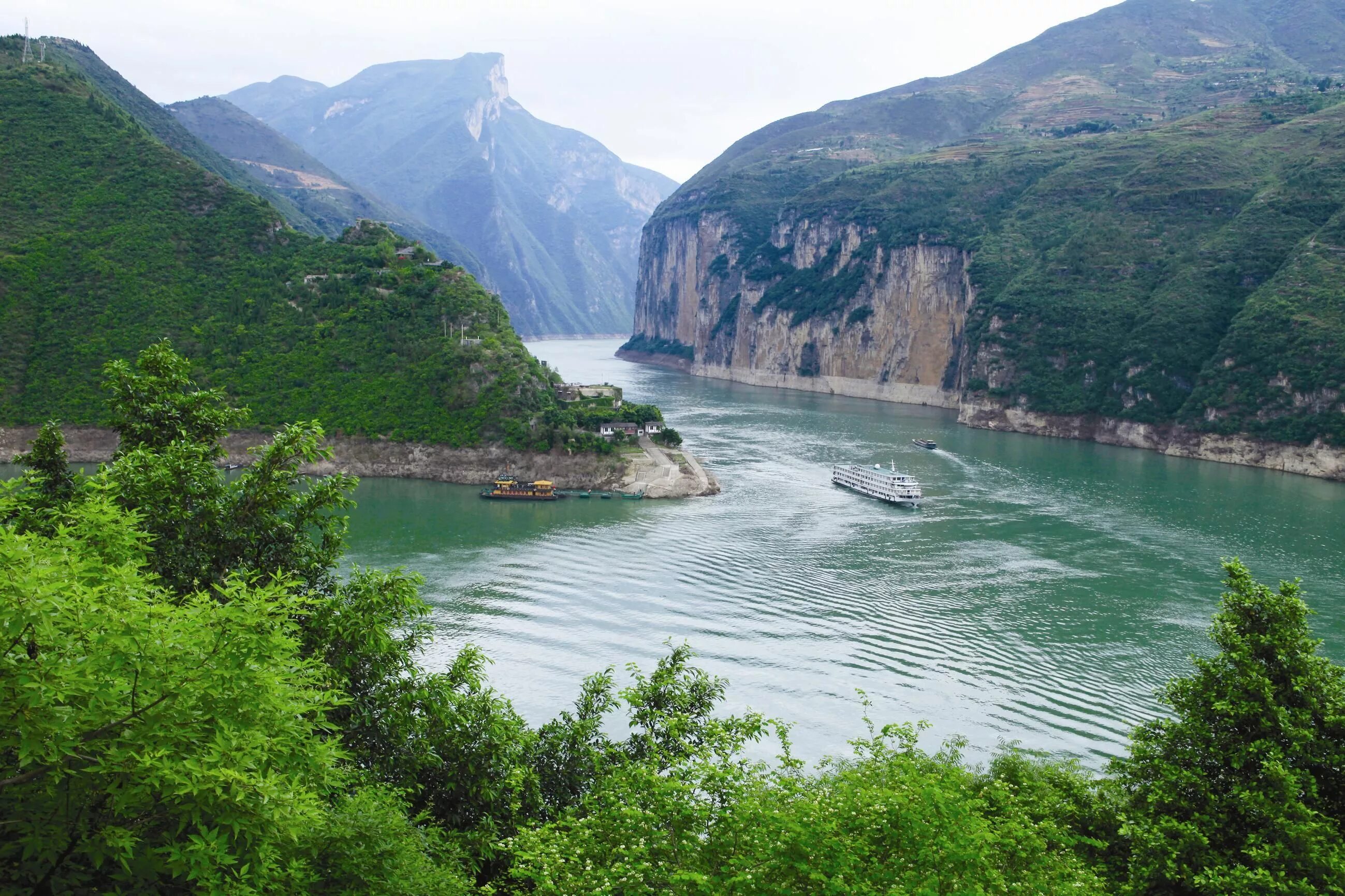 Asia river. Янцзы Чанцзян река. Янцзы голубая река. Янцзы желтая река. Евразия река Янцзы.