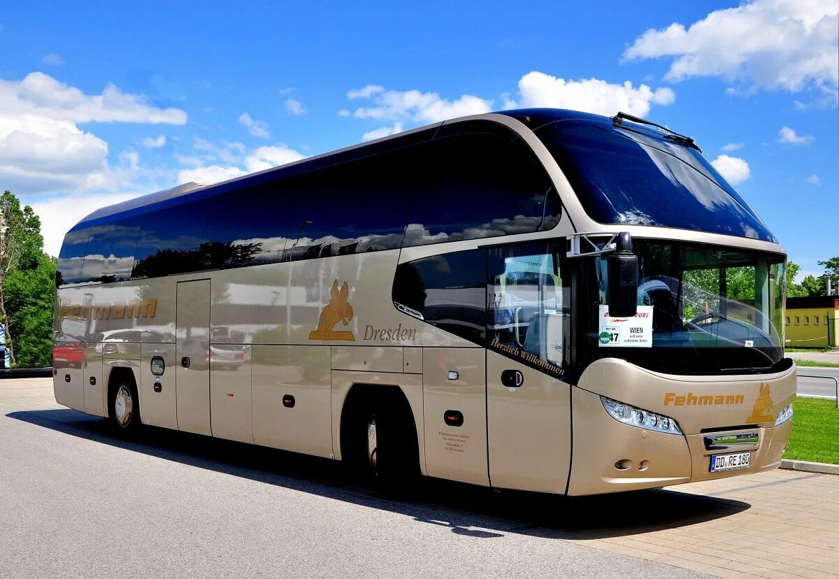 Авито туристические автобусы. Автобус man Neoplan. Man Neoplan Cityliner. Автобус Neoplan Cityliner. Neoplan Neoplan.