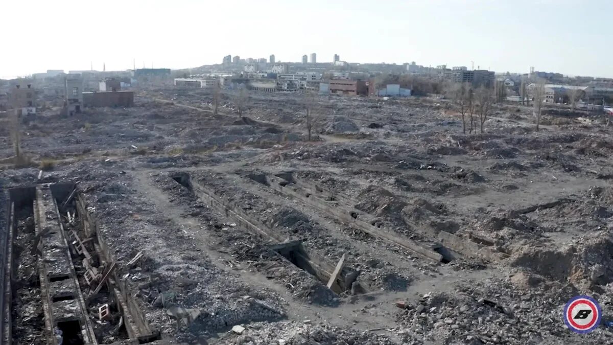 Жк тракторный. Волгоградский тракторный завод руины. Развалины тракторного завода Волгоград. Разрушенный Волгоградский тракторный завод. Трактора Волгоградского тракторного завода.