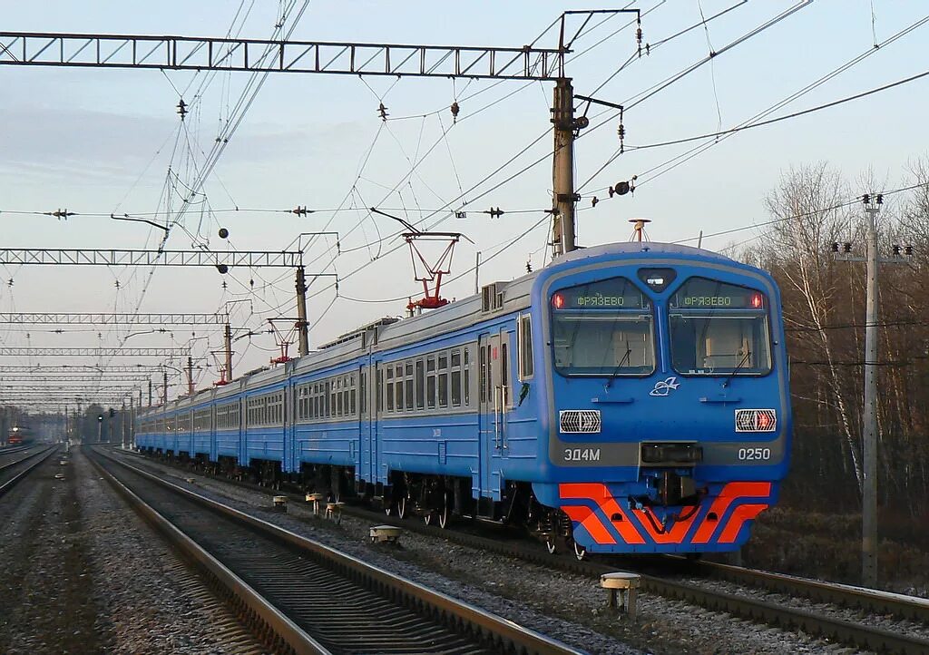 Станция фрязево горьковское направление. Железнодорожная станция леоново. Электрички владимир павловский посад. Эд4мк-0111. Фрязево платформы электричек.