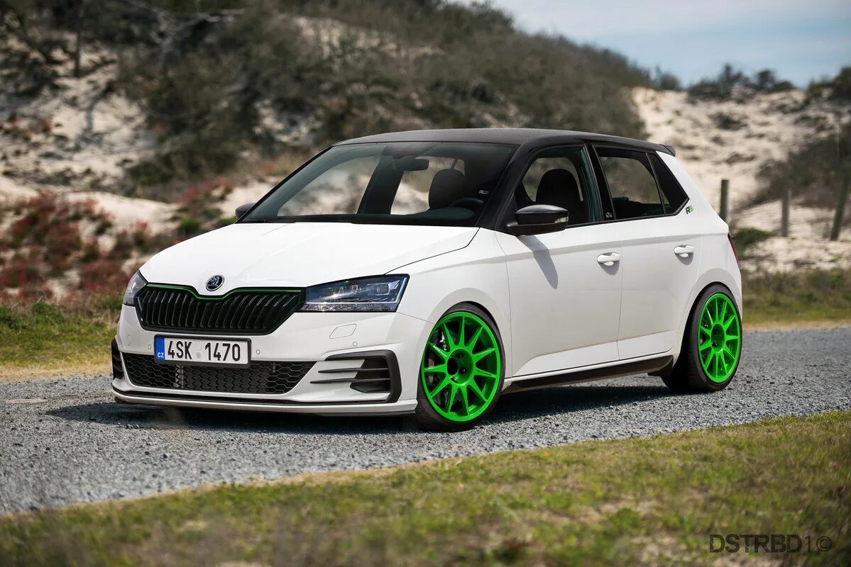 Fabia тюнинг. Skoda fabia 2. Fabia rs 2013. Фабиа 2 vrs. Skoda fabia mk2 stance.