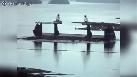 После разгрузки баржи ее осадка в реке
