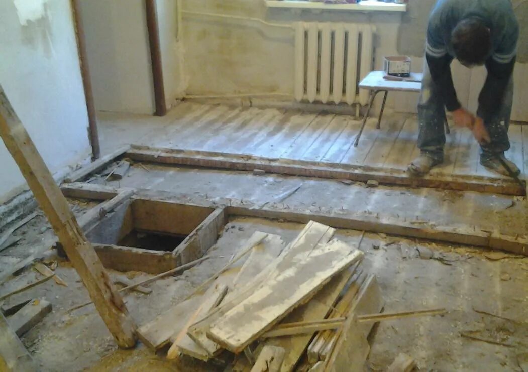 Поменять пол в комнате. Деревянные перекрытия в хрущевке. демонтаж полов. демонтаж деревянного пола. деревянный пол в хрущевке.