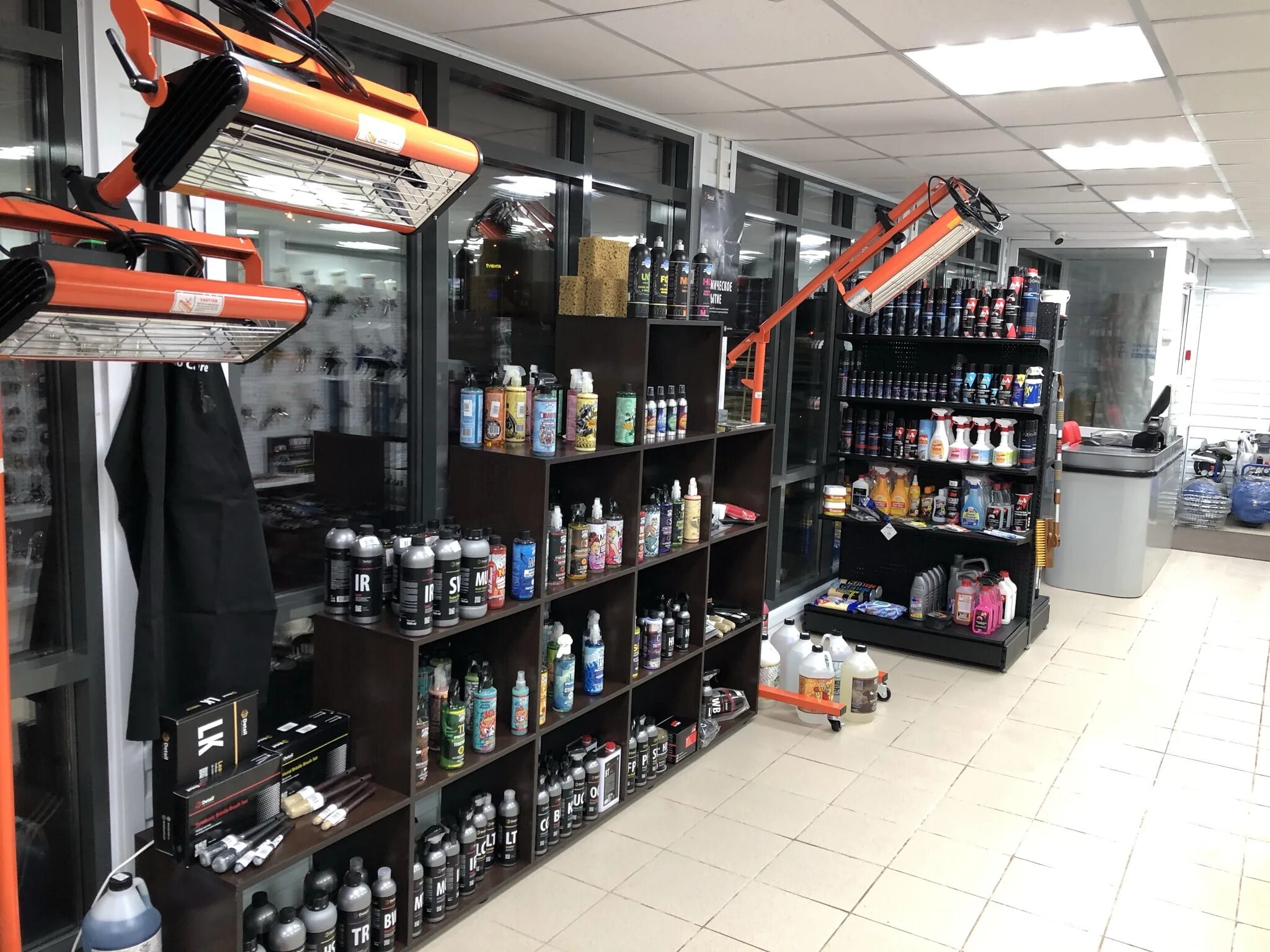 Магазин нова ижевск. Алкогольные магазины ижевск. модные алкомагазины. алкомагазин в ижевске калашников.