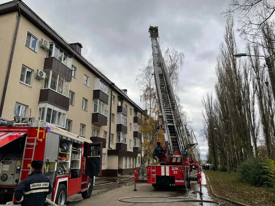 Многоэтажка. Сработало 56. Сработало 56. Пожар дома. Пожар на машмете в воронеже.