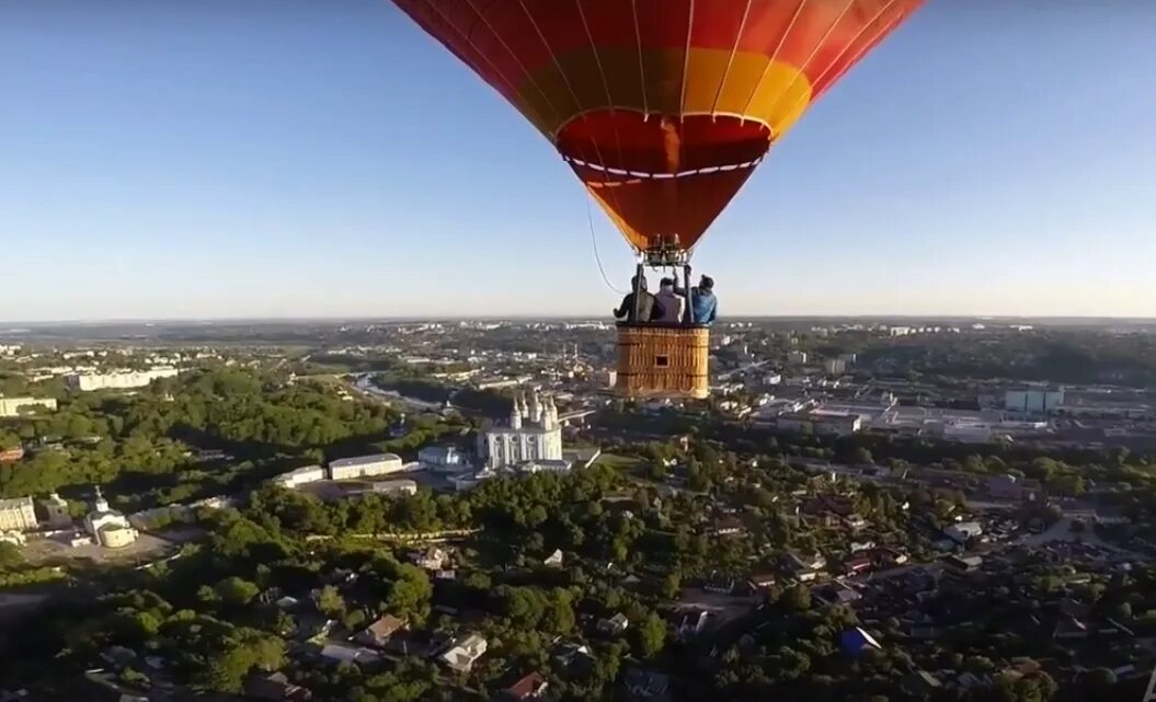 Московский воздушный шар. Полеты на воздушном шаре Смоленск. Полет на воздушном шаре Аэро 67 Смоленск. Смоленск с высоты птичьего полета. Город Смоленск с высоты птичьего полета.